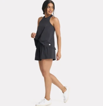 Women's high-rise short with zipper